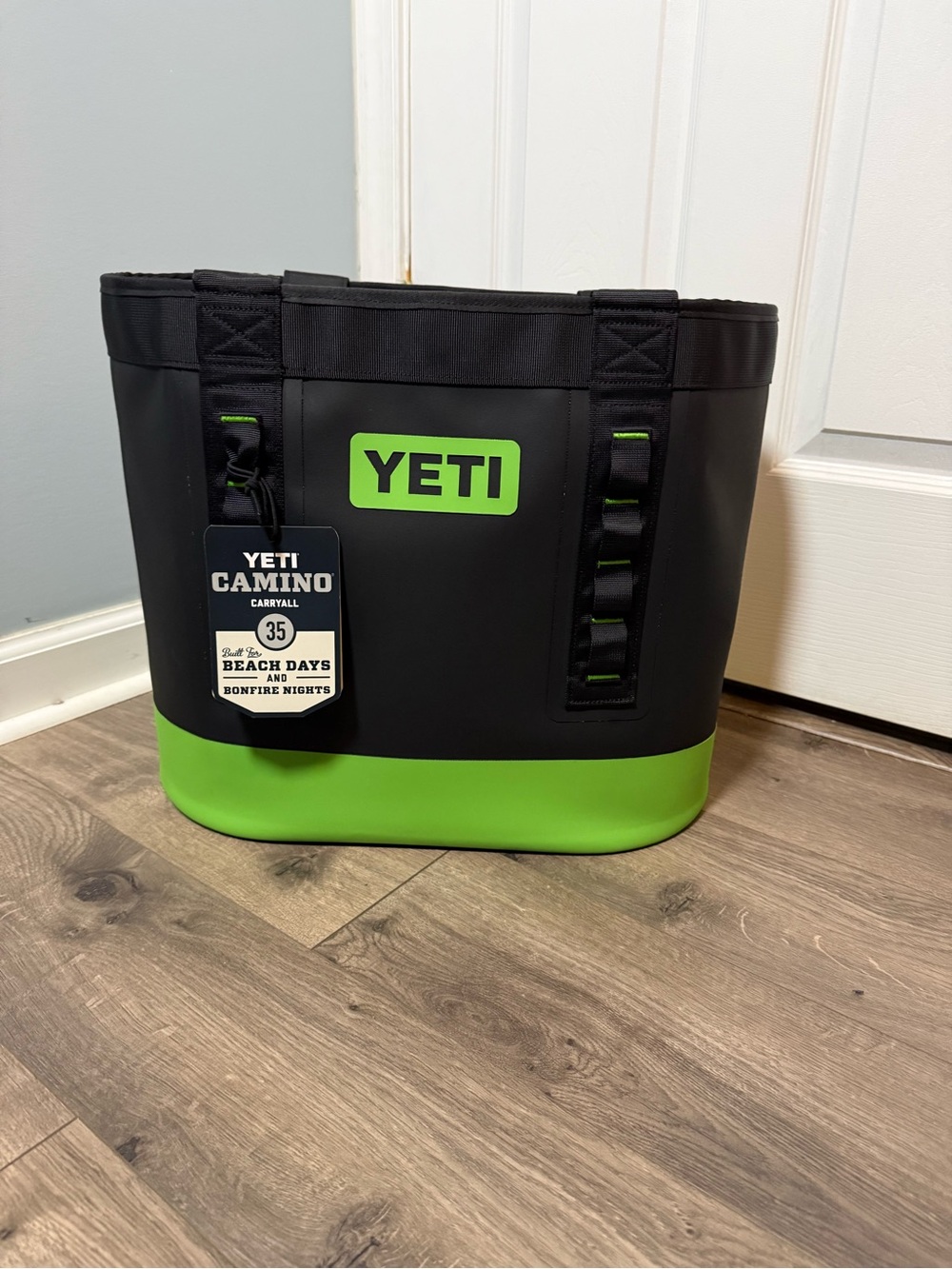Yeti 35 Camino (black and canopy green) NWT